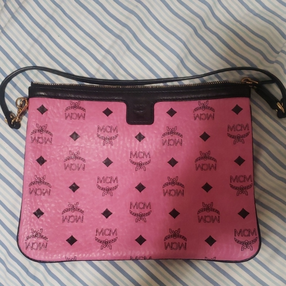 Mcm pink liz cluth
